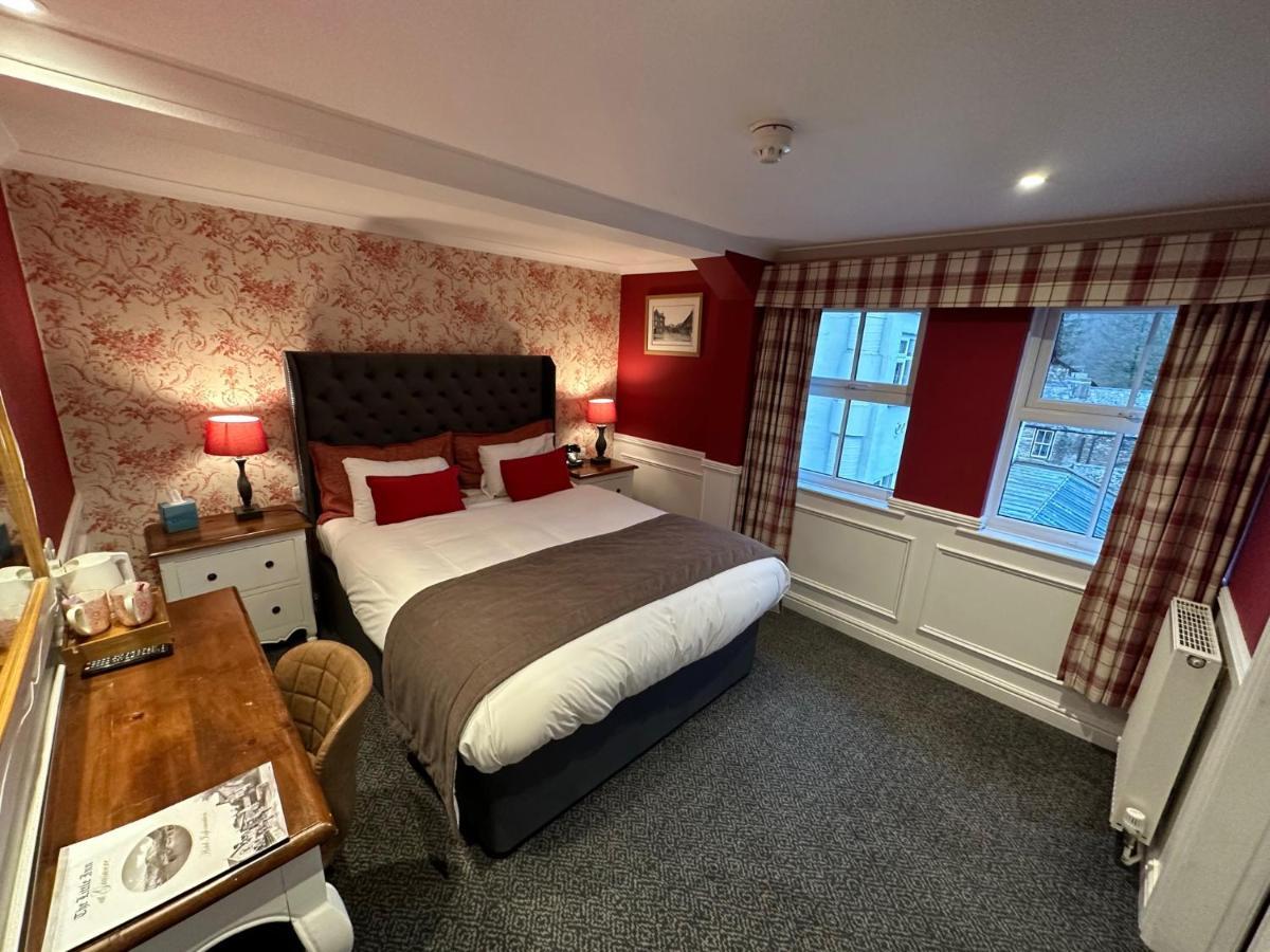The At Hotel 4*