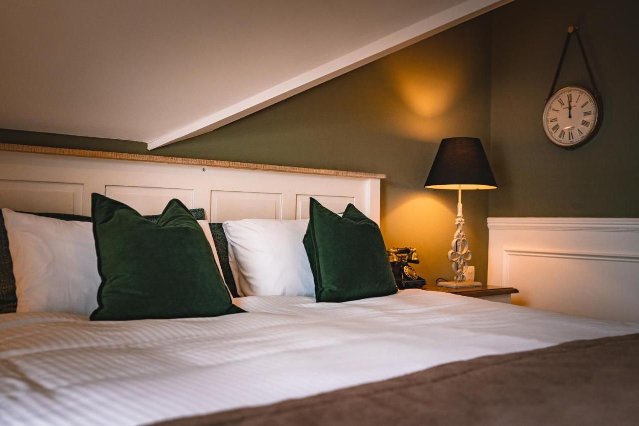 Hotel The At 4*