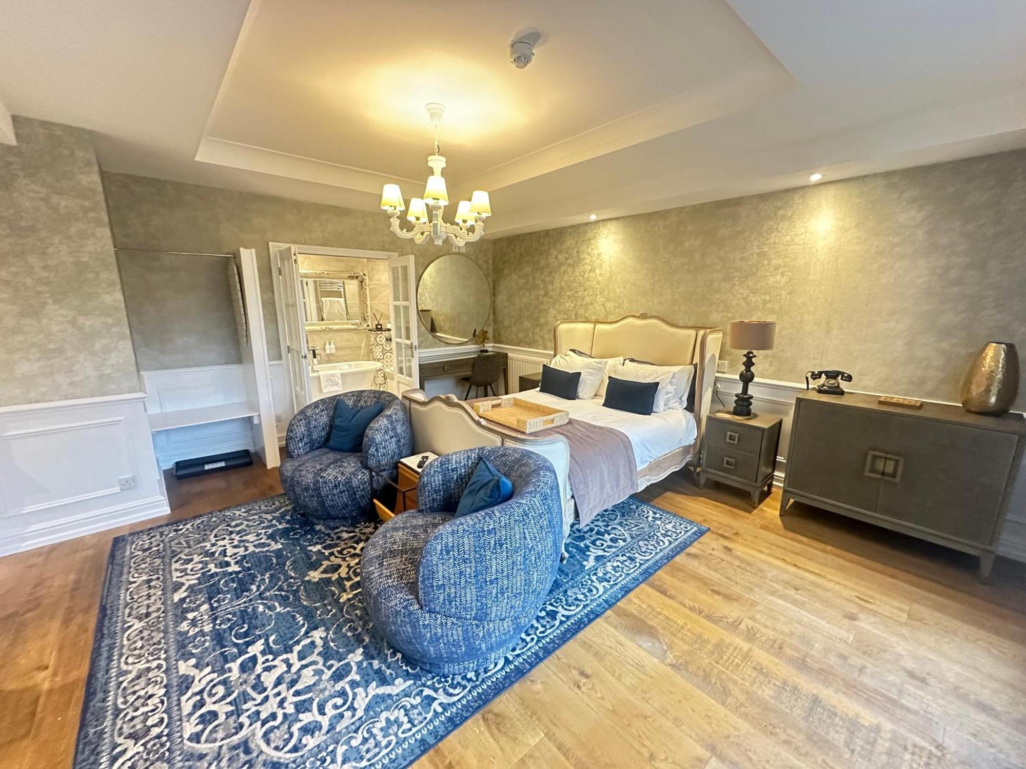 Hotel The At 4*