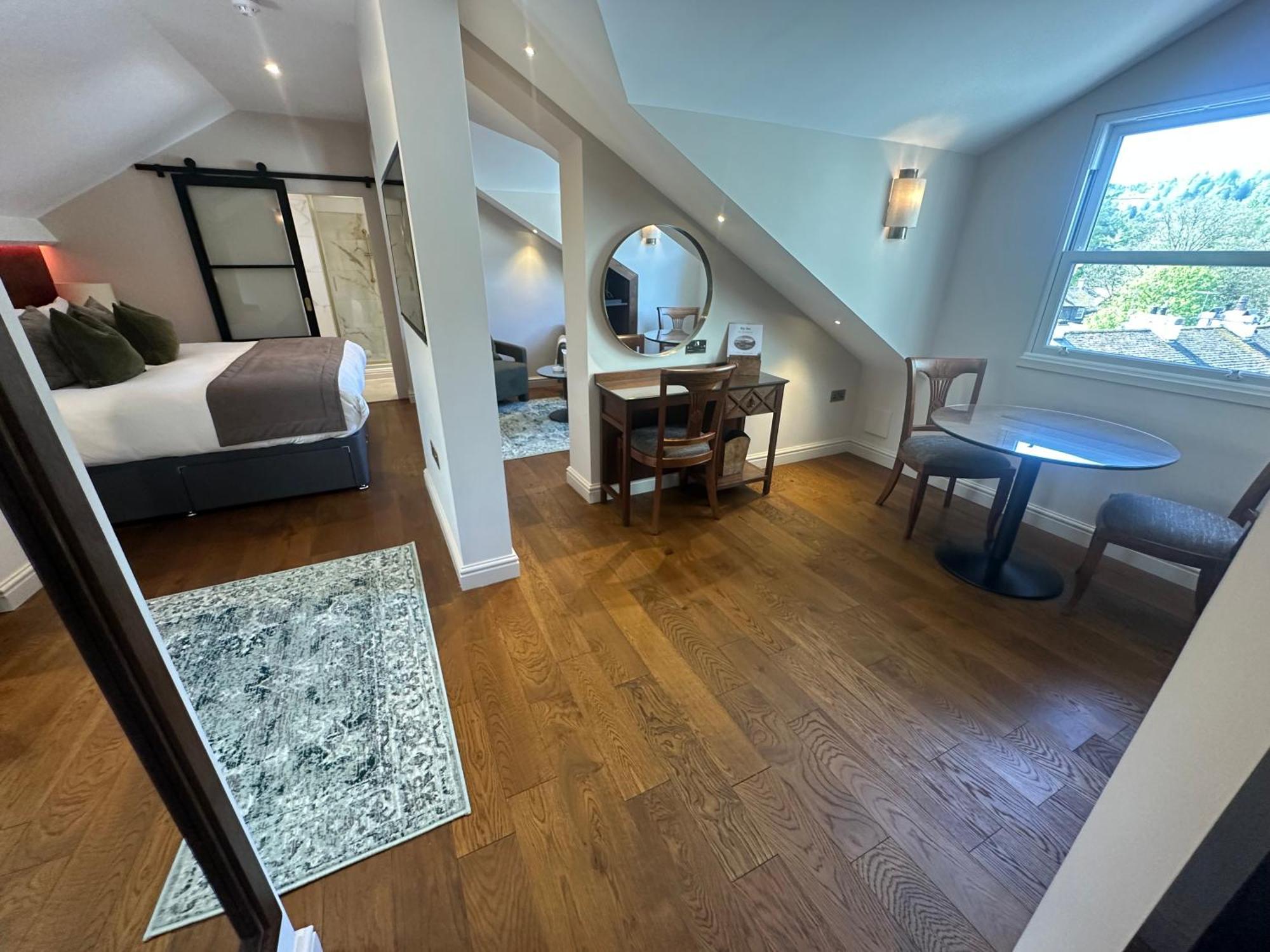 The At Hotel 4*